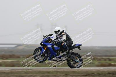 media/Nov-29-2025-TrackDaz (Sat) [[10ae2d9bce]]/B Group/Session 4 (Wheelie Bump)/